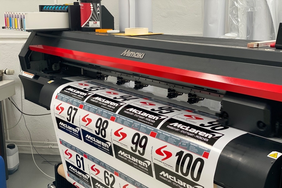 Digitaldruckaufkleber - Folienaufkleber mit Startnummern in Druck